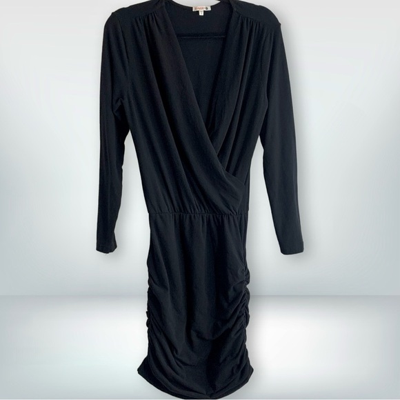 Sundry Dresses & Skirts - Sundry Black Ruched V Neck Long Sleeve Dress, size 3